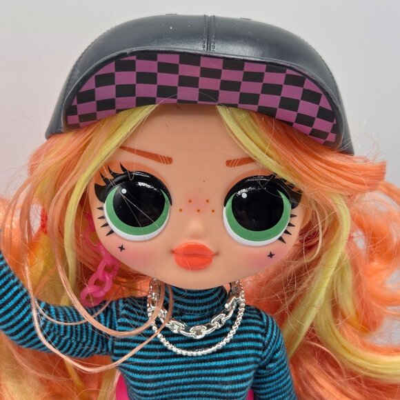 LOL Surprise OMG Skatepark Q.T. Fashion Doll With Accessories & Hat - Picture 2 of 6